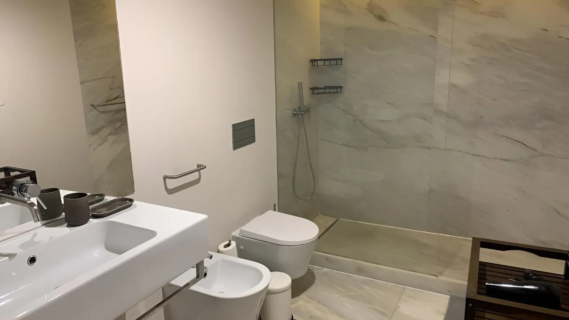 Lisbon Finestay 8 Building Apt With Balcony And City View